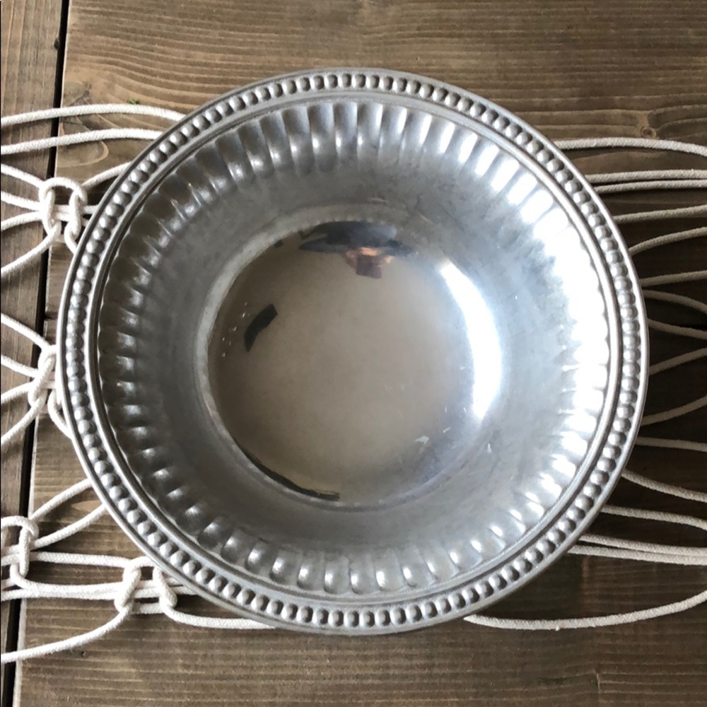 Wilton Armetale Round Bowl